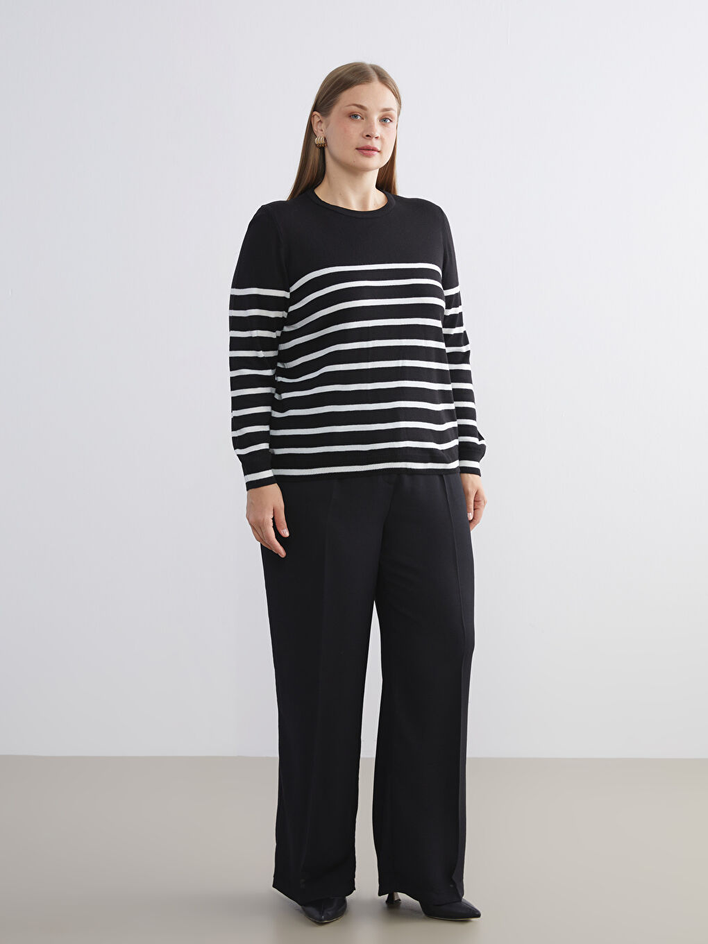 Crew Neck Striped Women's Knitwear Sweater-2