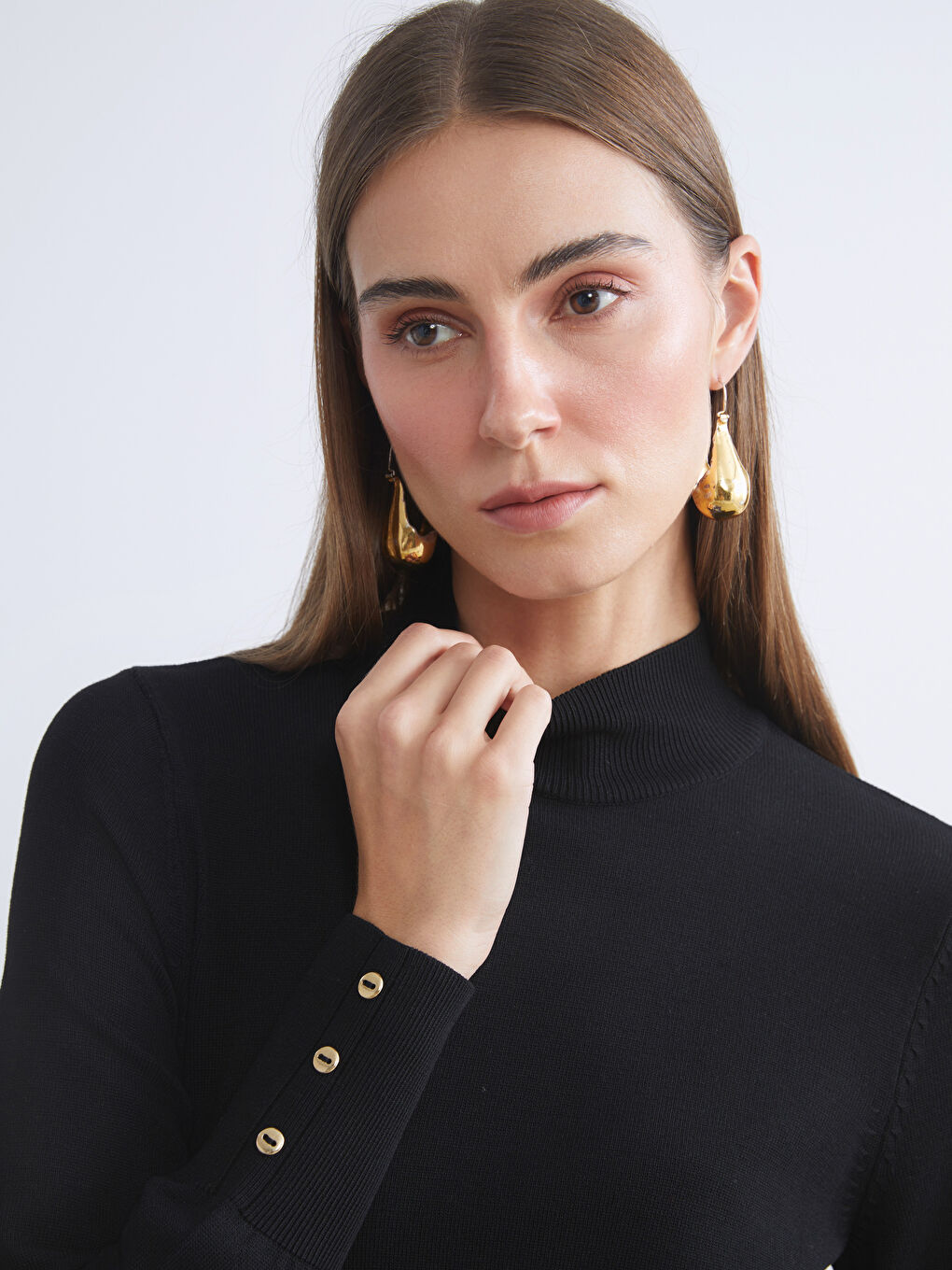 سویتری تریکۆی یەخە خڕ بۆ ژنان