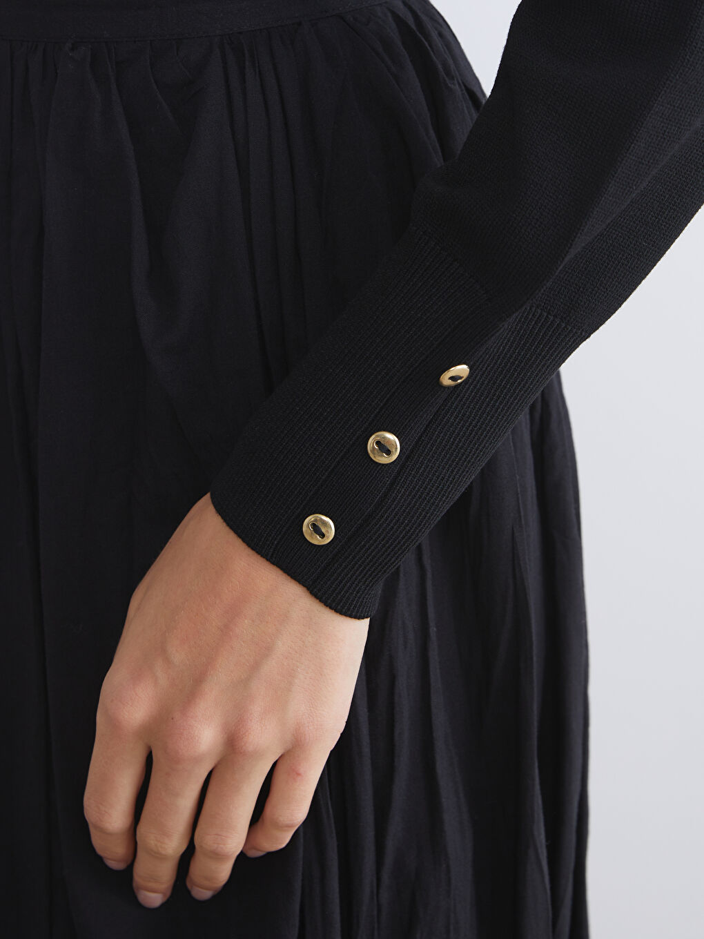 سویتری تریکۆی یەخە خڕ بۆ ژنان-5