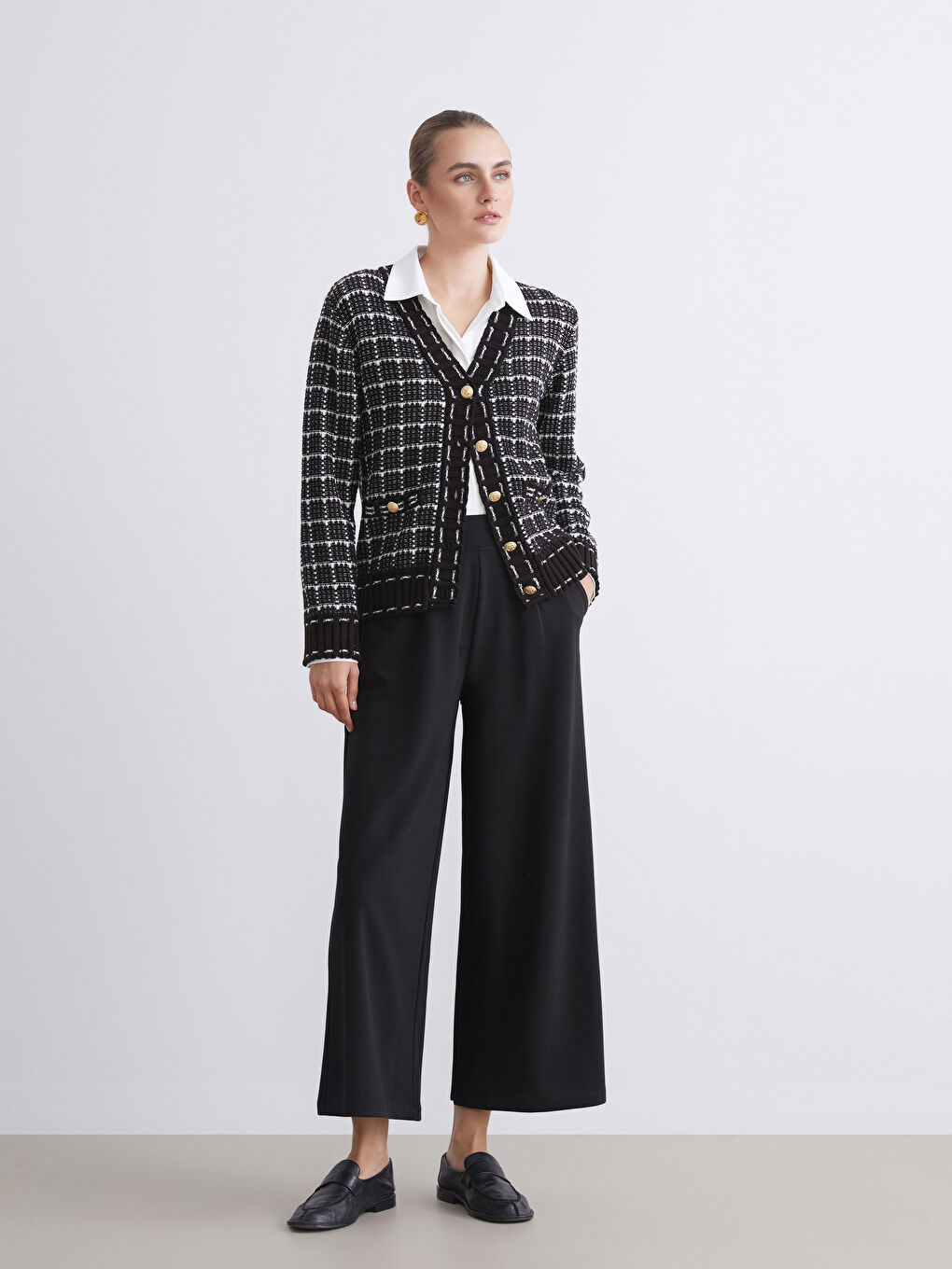 V Neck Plaid Women's Cardigan-1