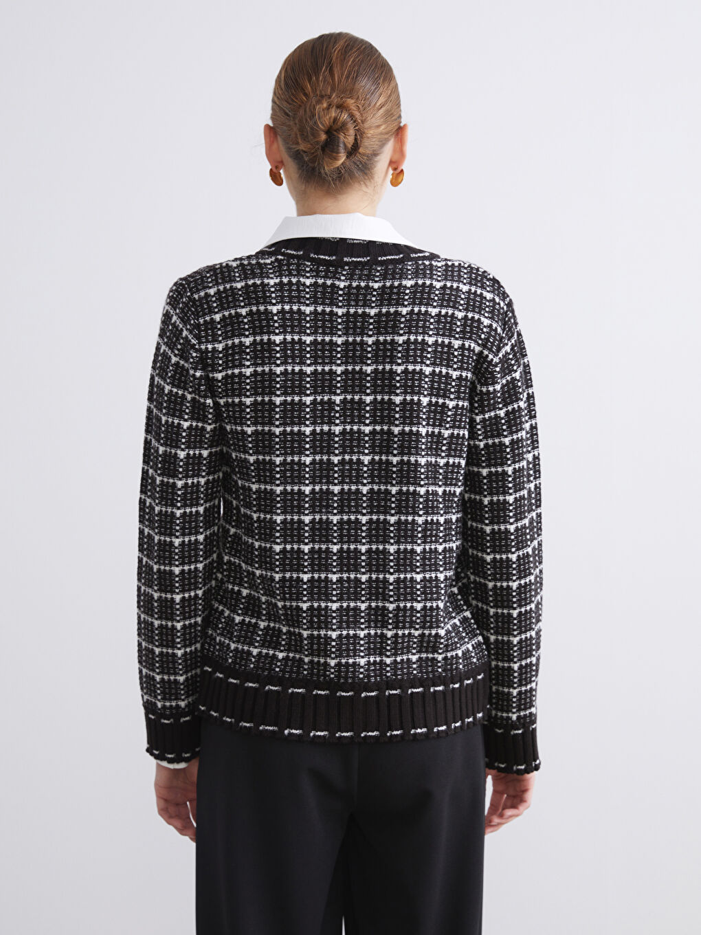 V Neck Plaid Women's Cardigan-3