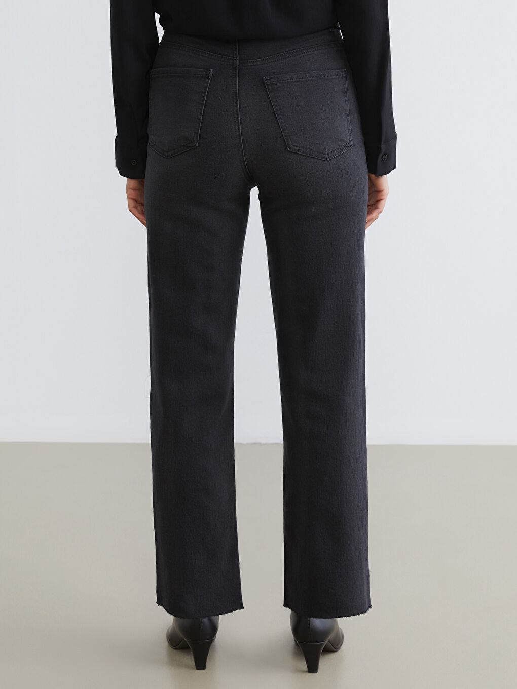 Gri Straight Fit Kadın Jean Pantolon-3