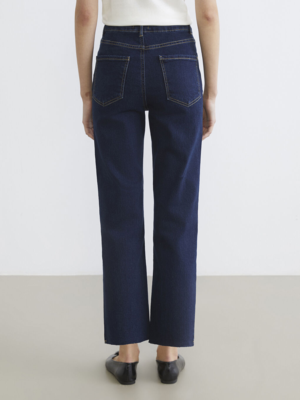 جينز بقصة مستقيمة للسيدات-3