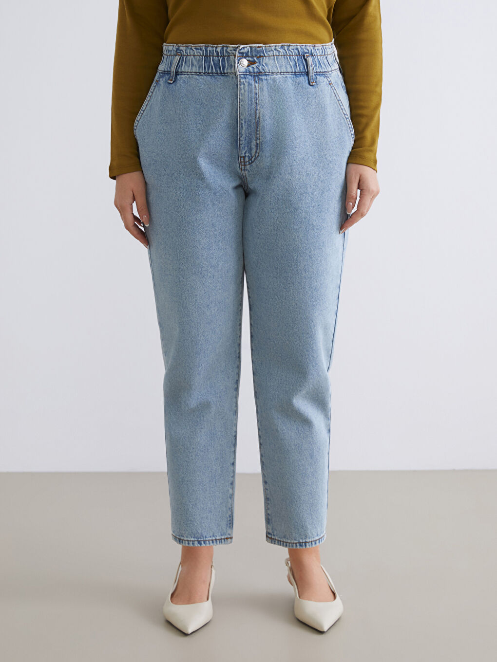 Elasticated Waist Mom Fit Women's Jeans-5