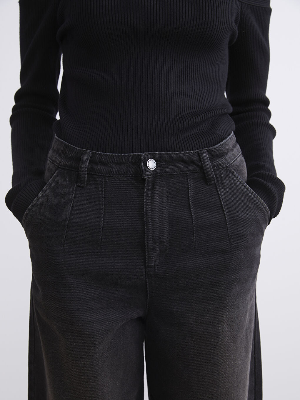 Balloon Fit Women's Jeans-2
