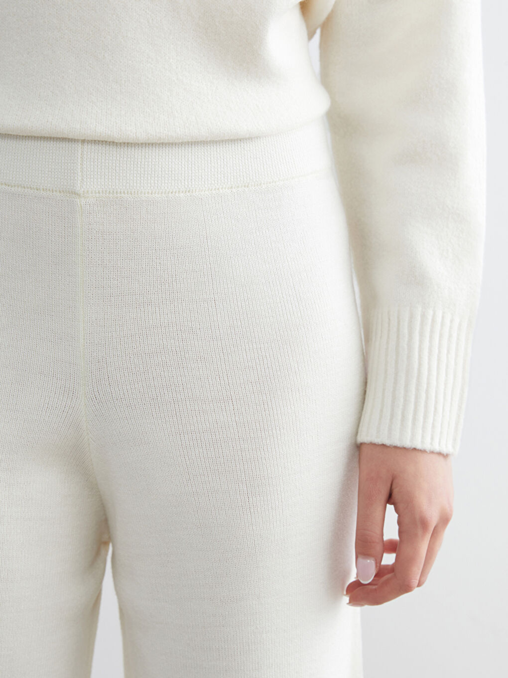 بنطلون تريكو نسائي بخصر مطاطي-4