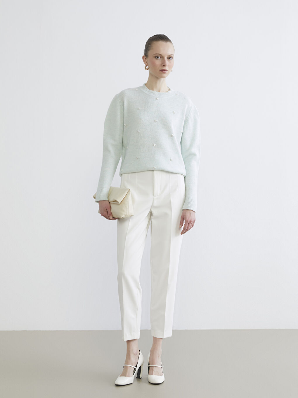 Crew Neck Beaded Embellished Women's Knitwear Sweater-1