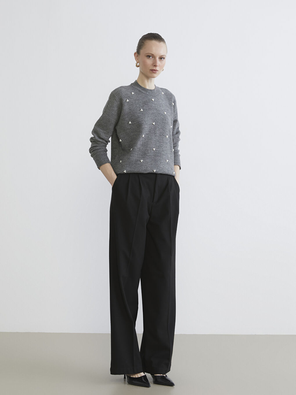 Crew Neck Beaded Embellished Women's Knitwear Sweater-1