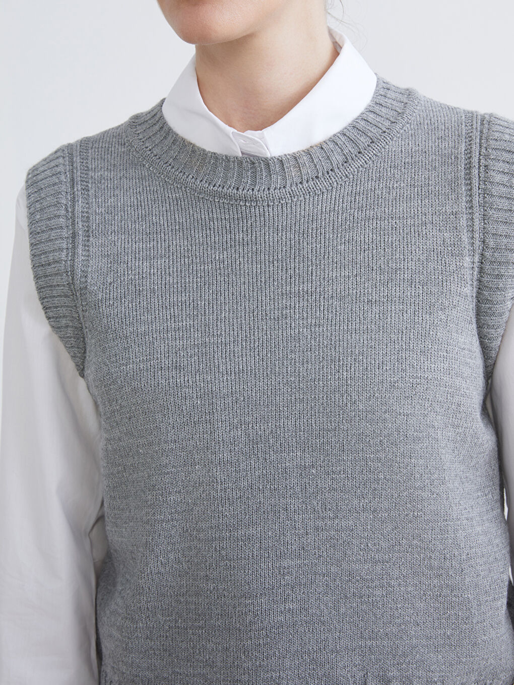 Crew Neck Women's Knitwear Sweater Vest-2