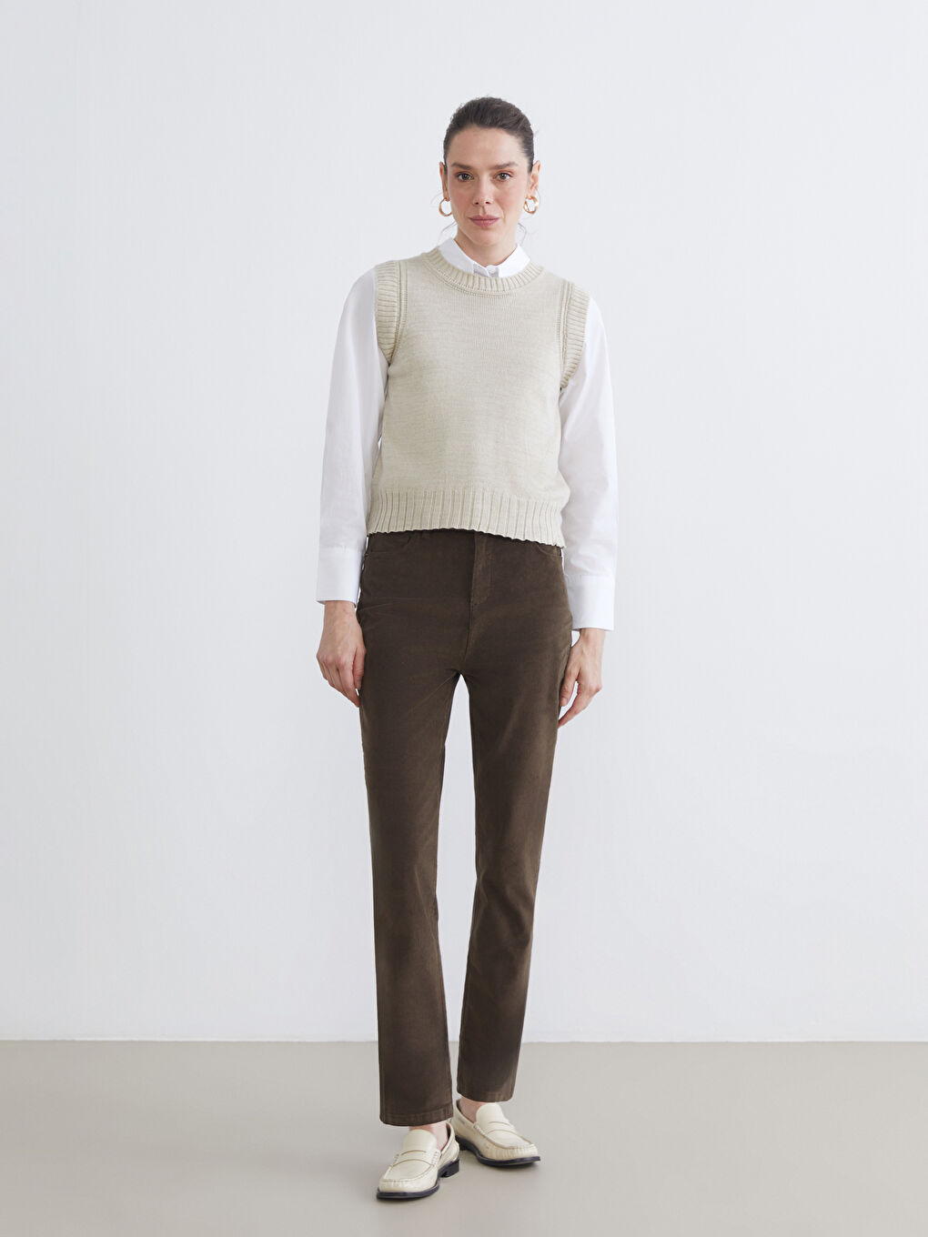 سترة فيست تريكو بياقة دائرية للسيدات-1