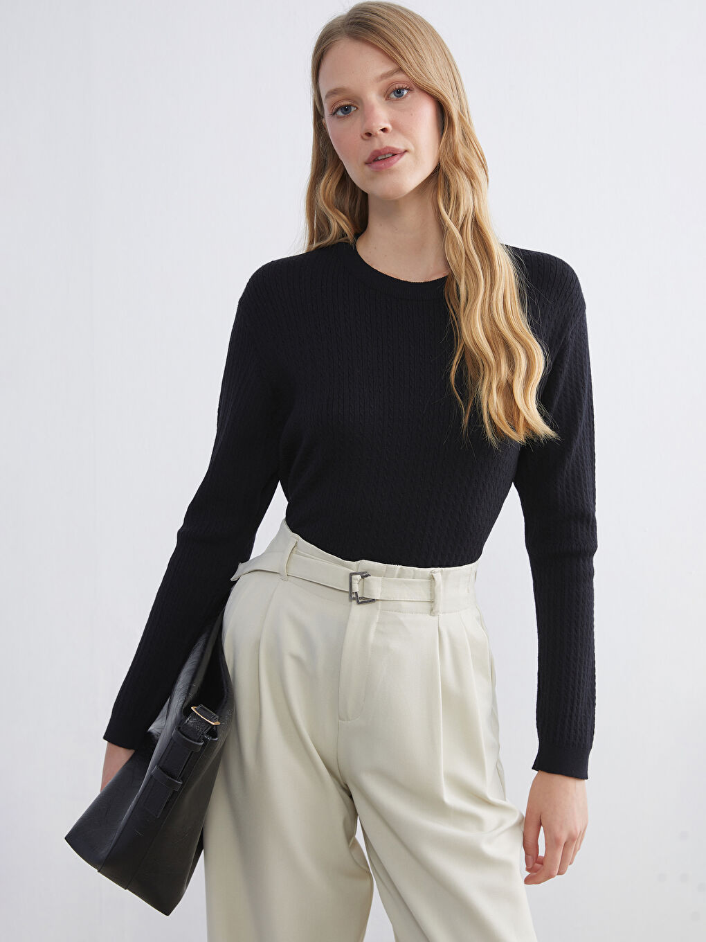 سترة تريكو بياقة دائرية للسيدات-1