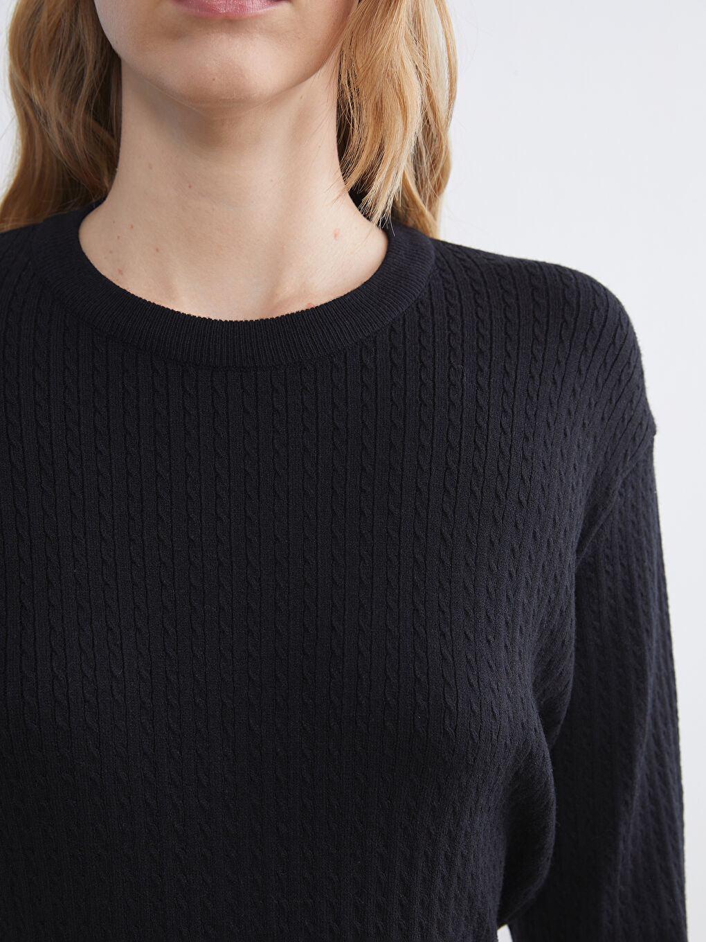 سترة تريكو بياقة دائرية للسيدات-4