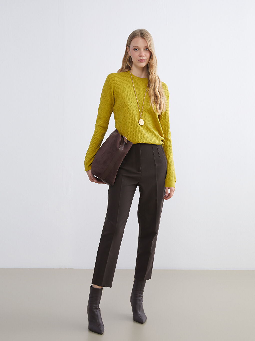 سترة تريكو بياقة دائرية للسيدات-2