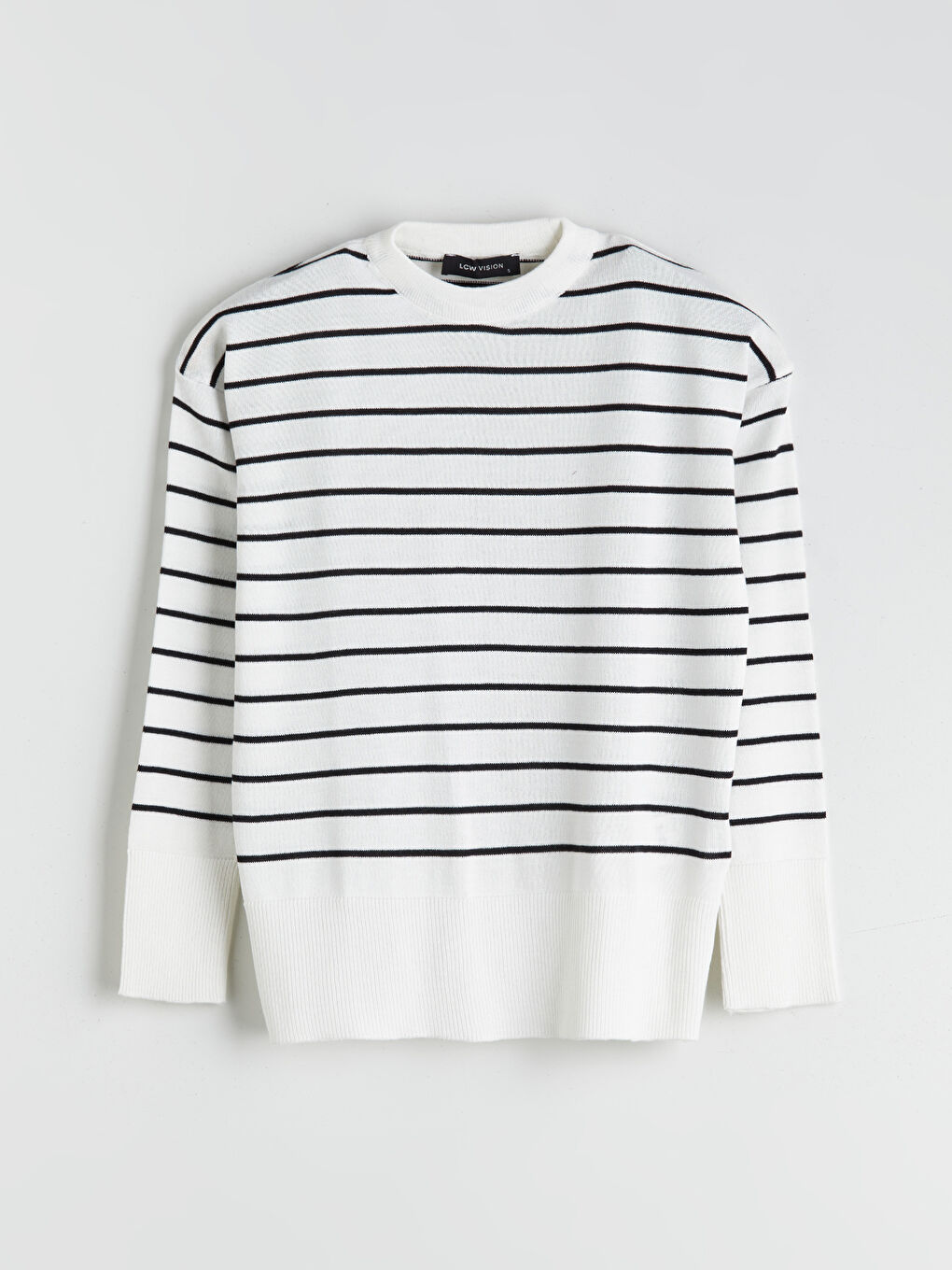 كنزة صوفية مُخَطَّطة برقبة دائرية للسيدات-4