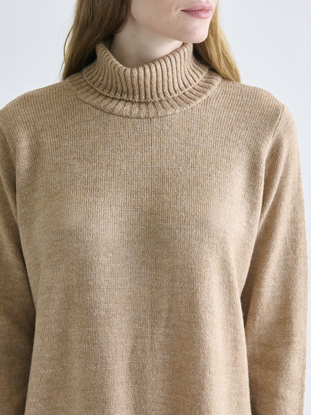 فستان تريكو نسائي بياقة عالية سادة كم طويل واسع الحجم-4