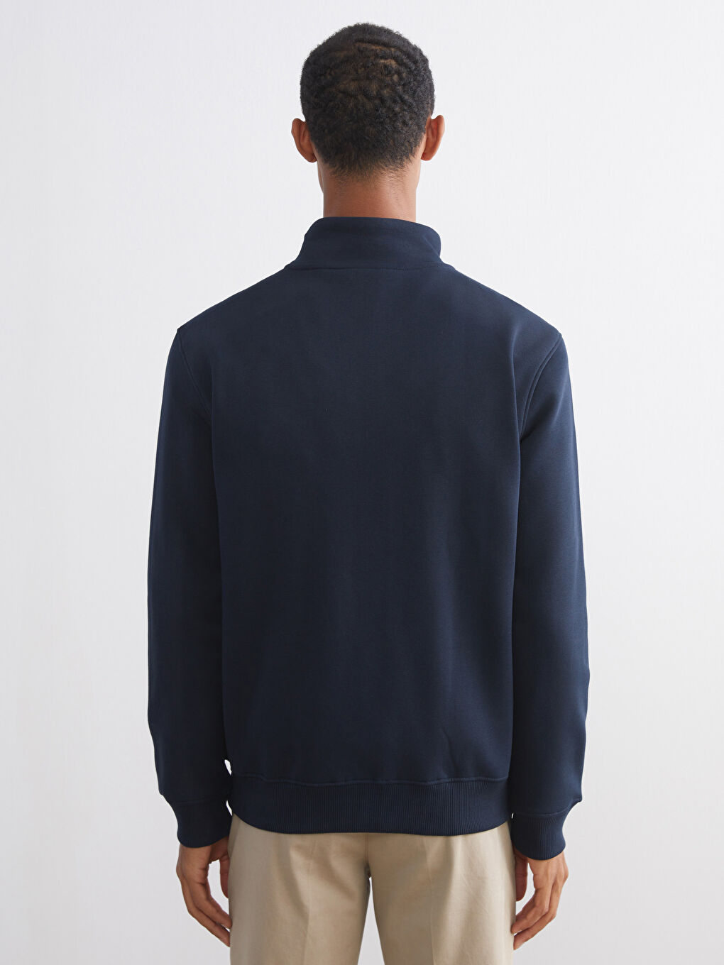 كنزة رياضية بسحاب بياقة قمعية وكم طويل للرجال-8