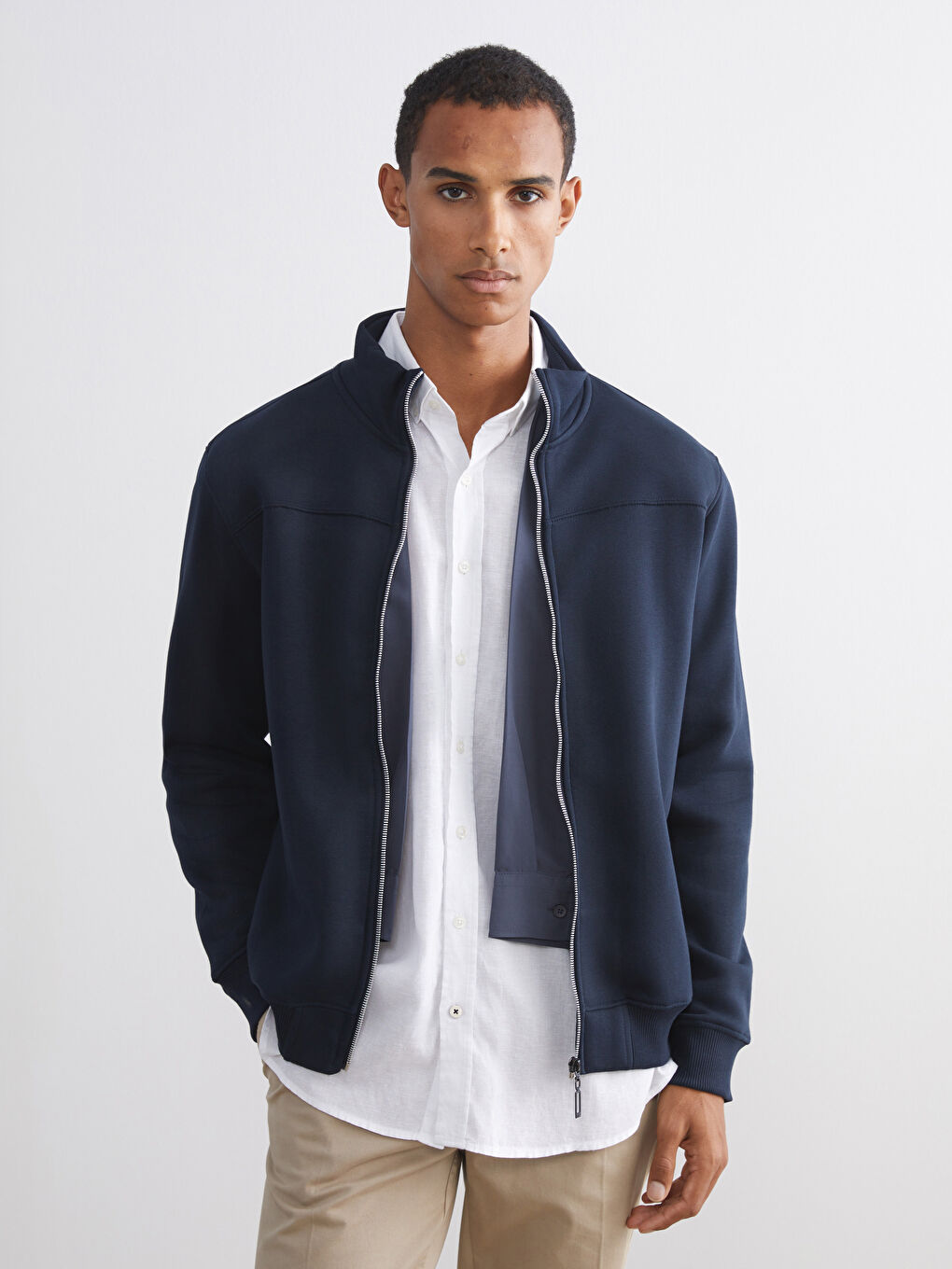 كنزة رياضية بسحاب بياقة قمعية وكم طويل للرجال-1