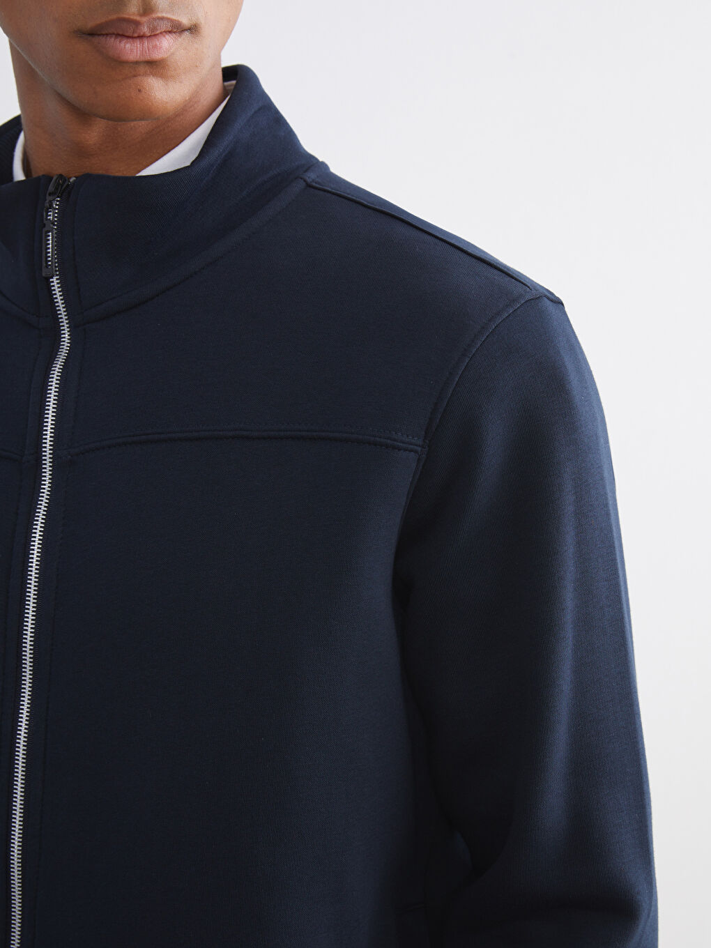 كنزة رياضية بسحاب بياقة قمعية وكم طويل للرجال-4