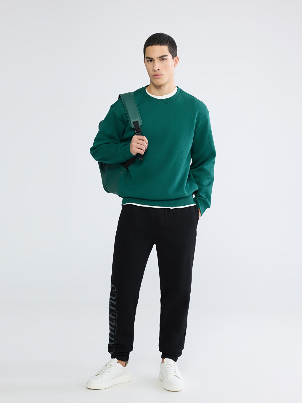 სტანდარტული მორგების მამაკაცის სქელი სპორტული შარვალი