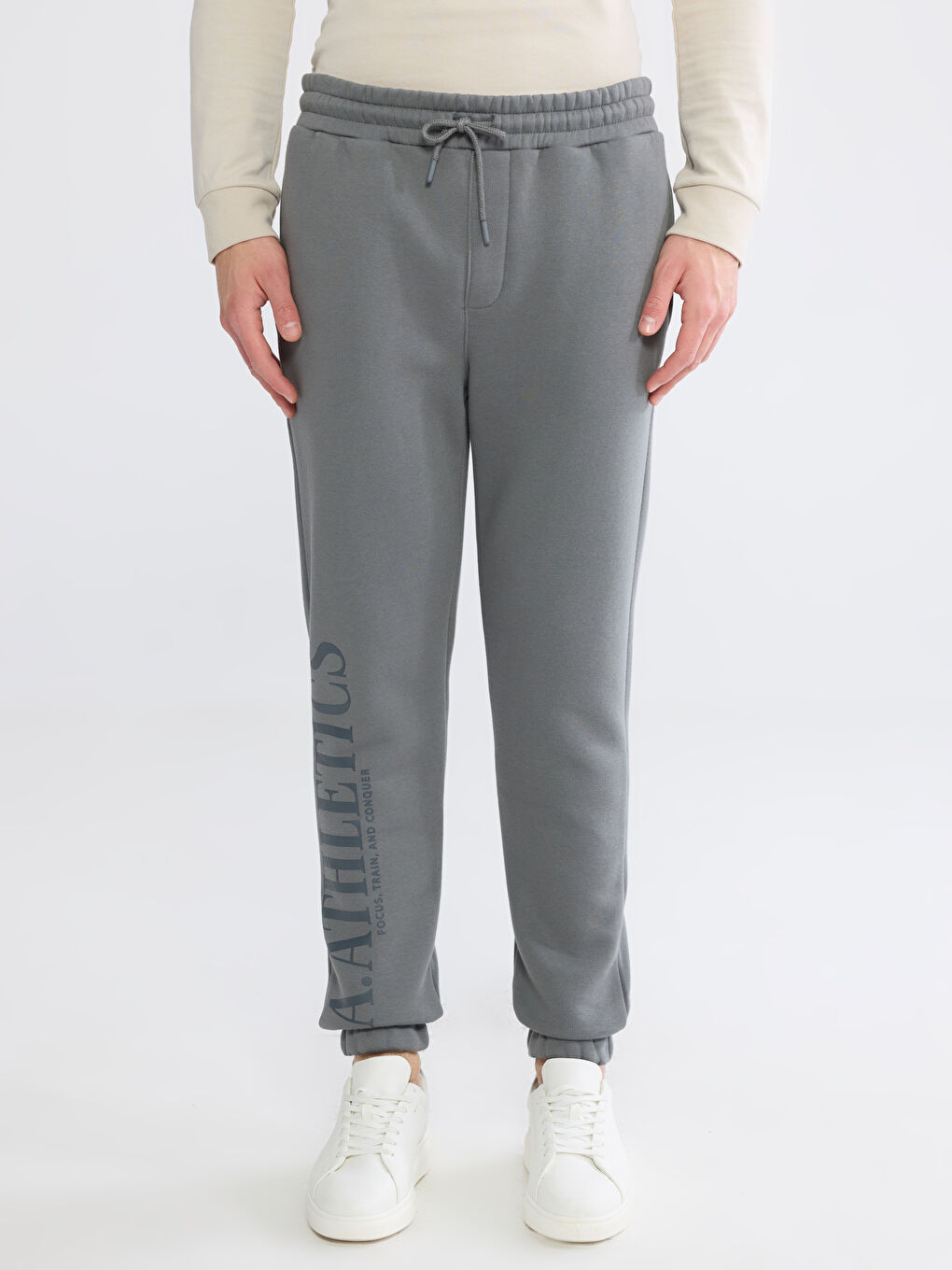 Standard Fit Men's Thick Sweatpants-1