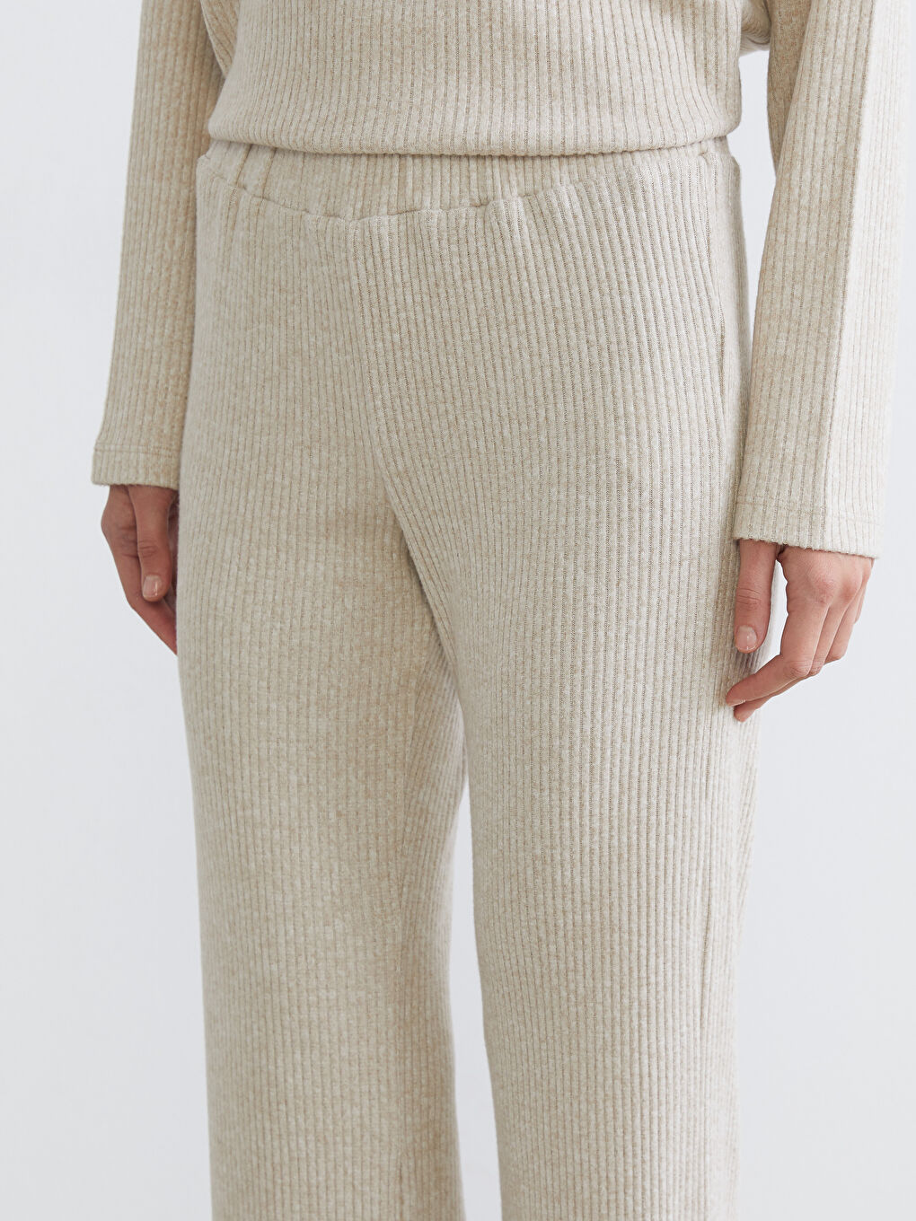 بنطلون رياضي للسيدات بخصر مرن-4