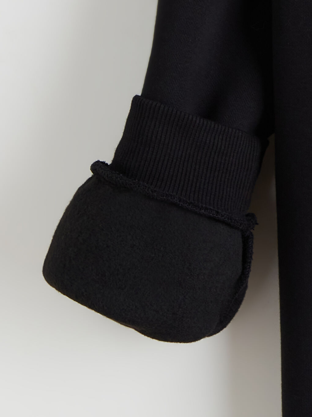 Siyah Bisiklet Yaka Erkek Çocuk Sweatshirt-3