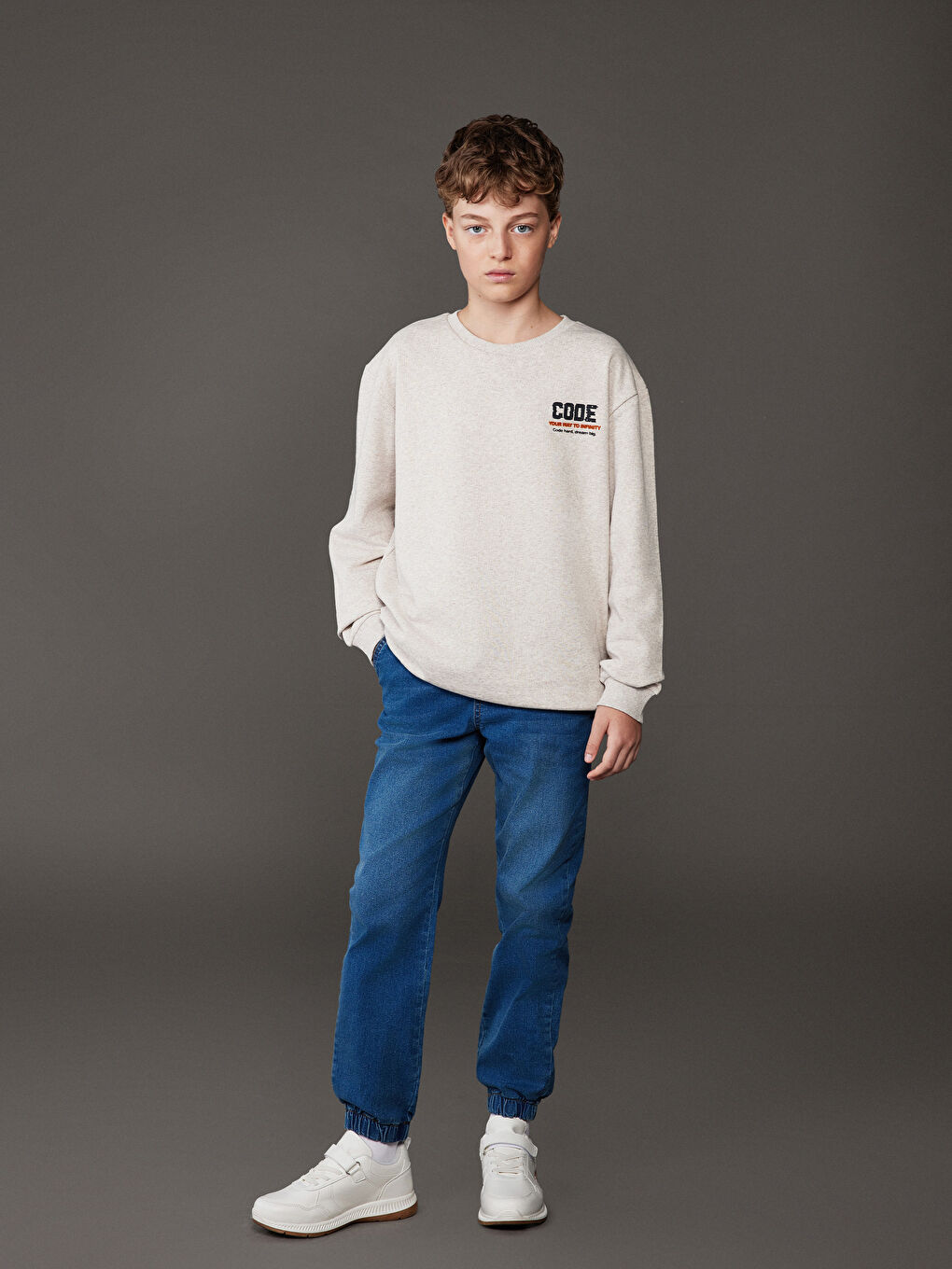 Bej Baskılı Erkek Çocuk Kalın Sweatshirt