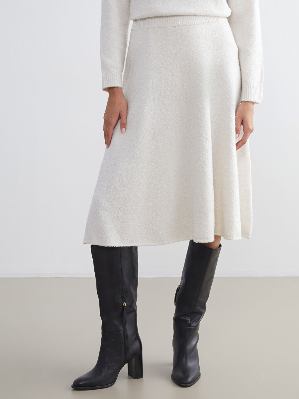 Elastic Waist Knitwear Skirt-1