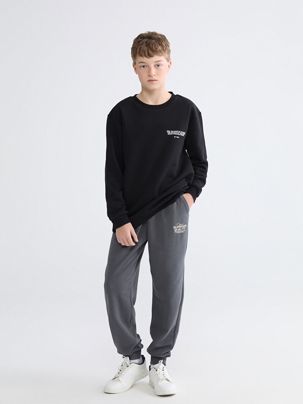 Siyah Bisiklet Yaka Baskılı Erkek Çocuk Kalın Sweatshirt-1