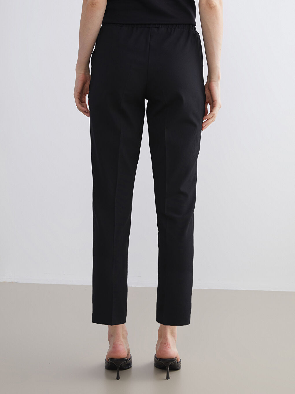 Pantalon Cigarette à Taille Élastiquée pour Femmes-9