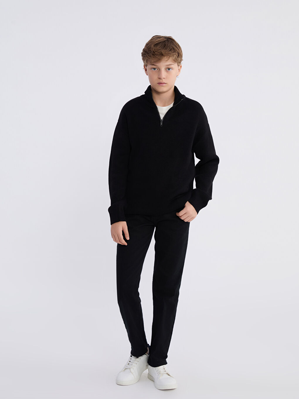 Siyah Dik Yaka Erkek Çocuk Triko Kazak-1