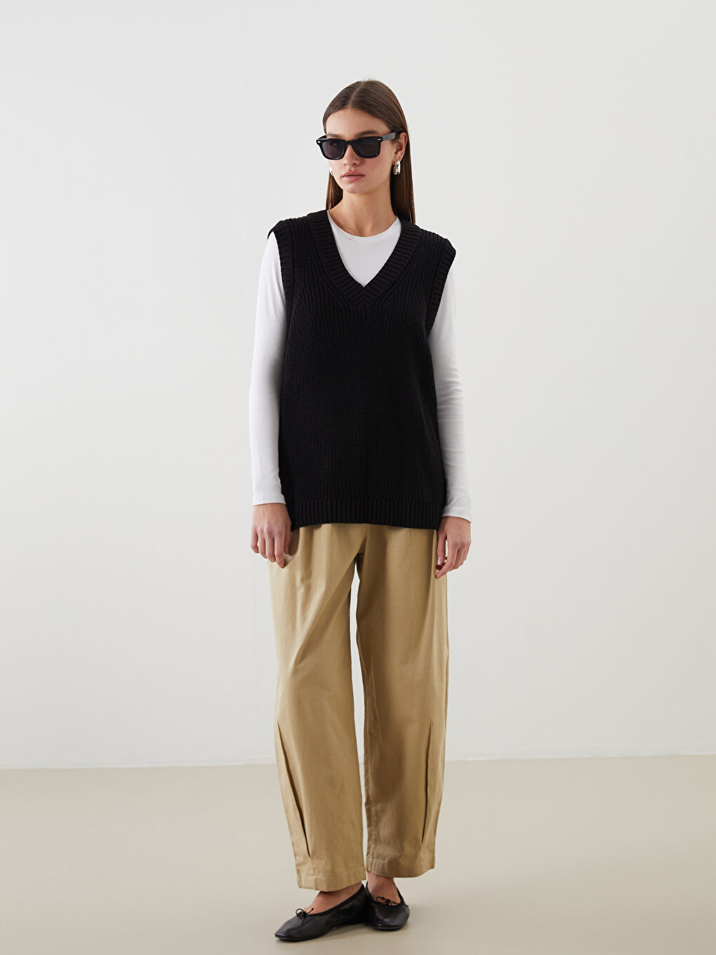 Siyah V Yaka Kadın Triko Süveter-1