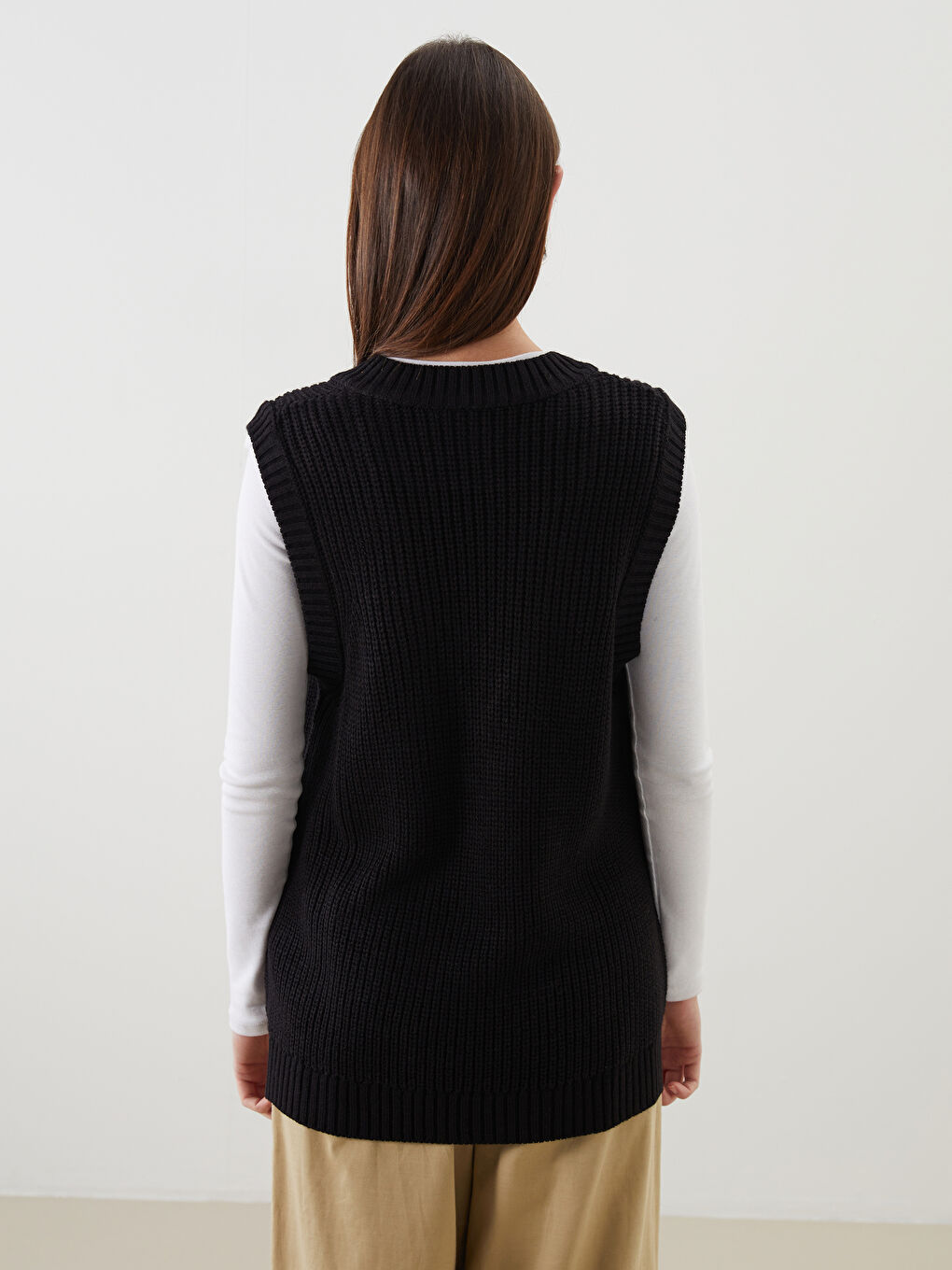 Siyah V Yaka Kadın Triko Süveter-3