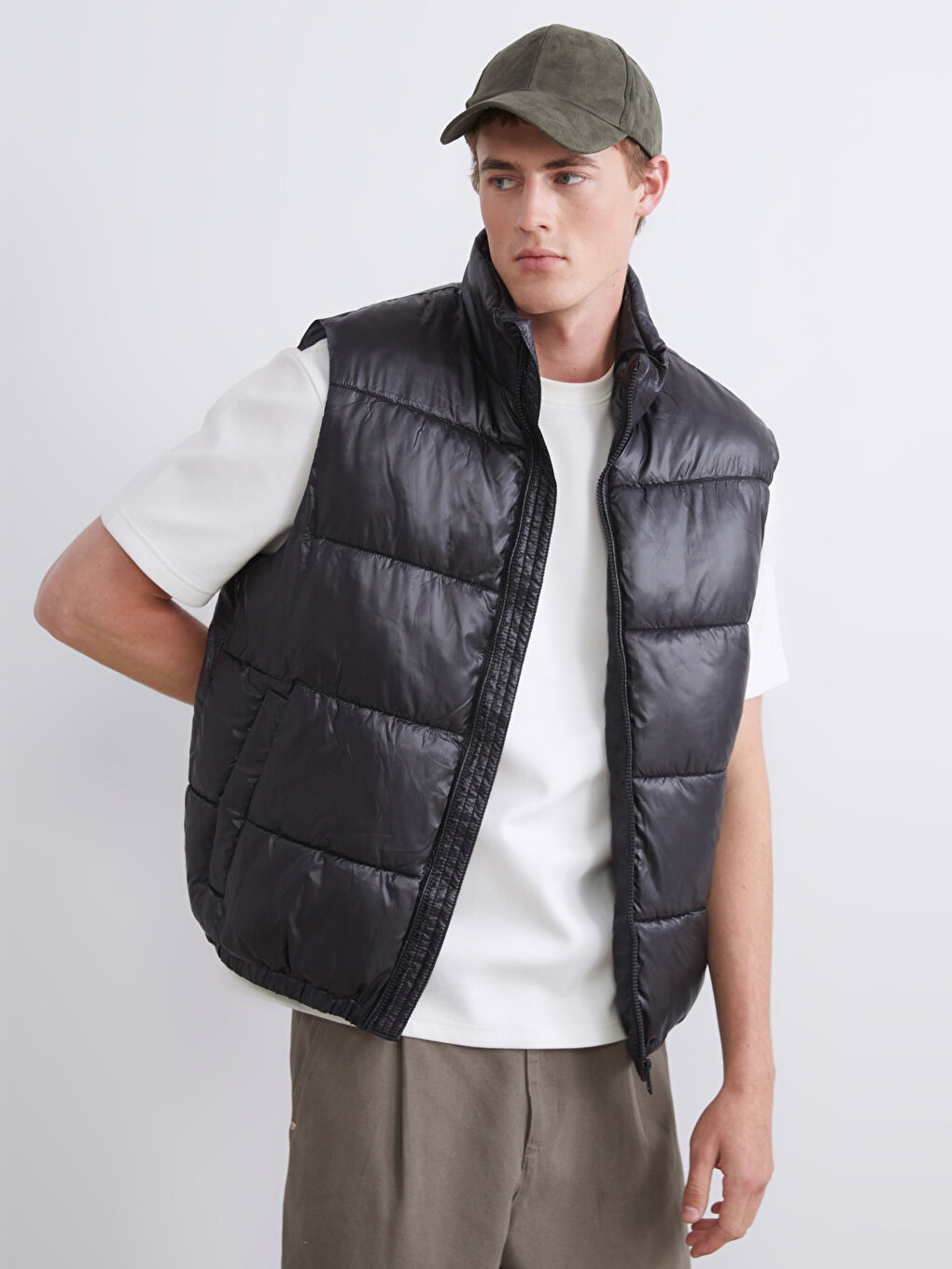 Siyah Dik Yaka Erkek Şişme Yelek