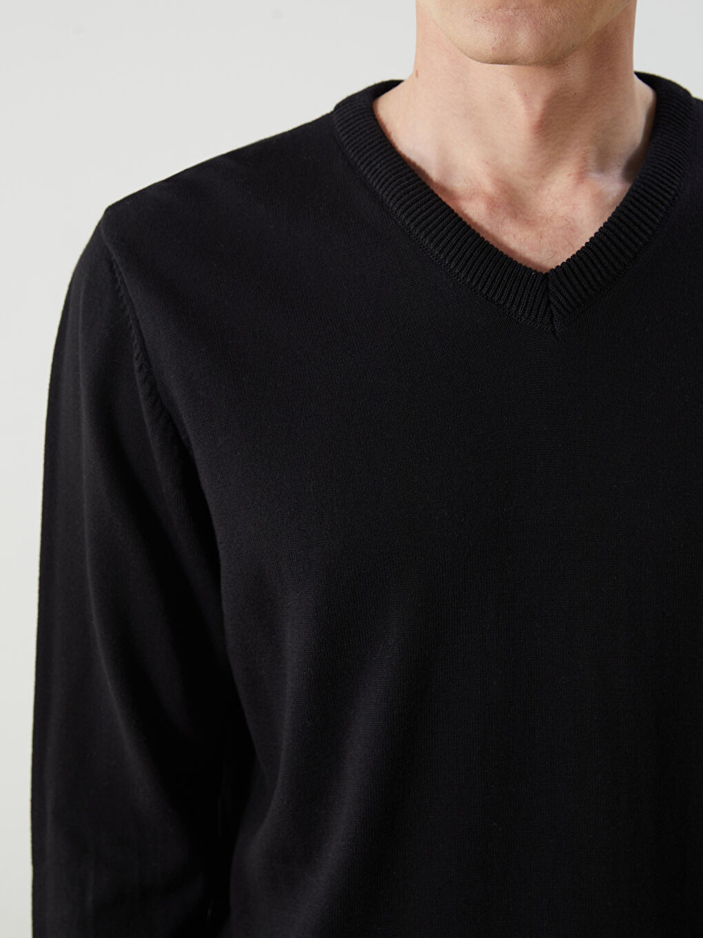 V Neck Long Sleeve Men's Knitwear Sweater-2