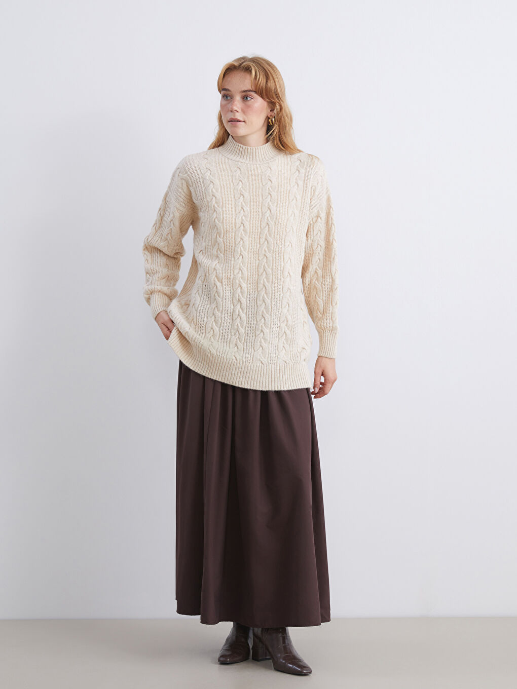 Ekru Dik Yaka Kendinden Desenli Kadın Triko Tunik-1