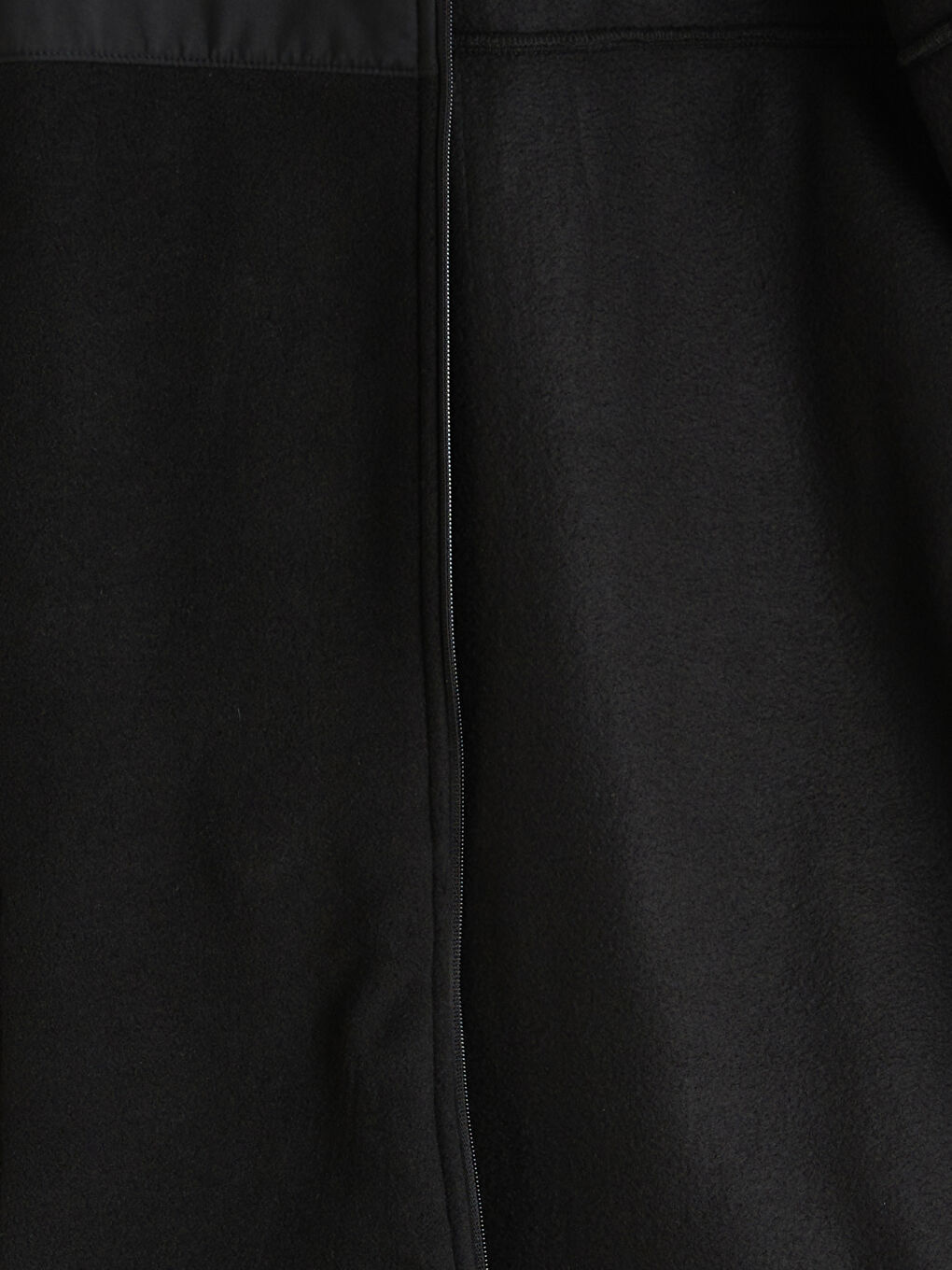 بلوزی بە زنجیر ڕه‌ش پیاو-5