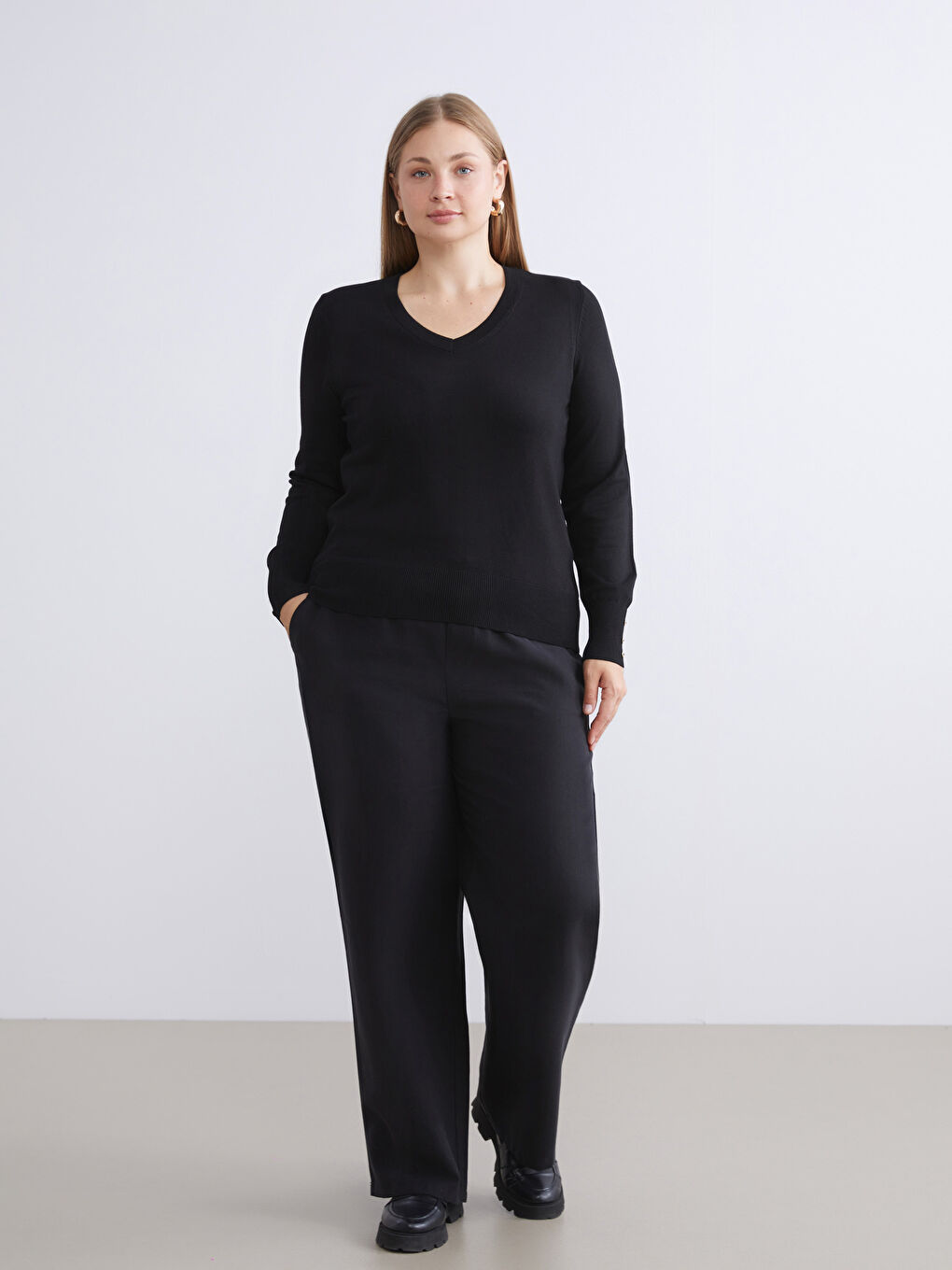 Siyah V Yaka Kadın Triko Kazak-7