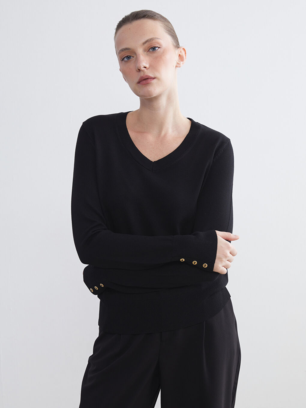Siyah V Yaka Kadın Triko Kazak
