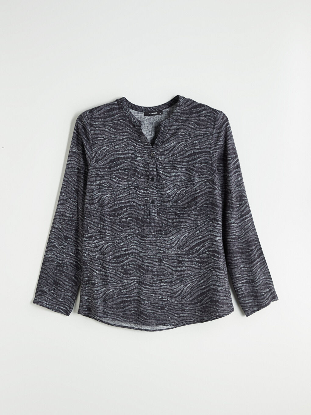 Siyah Kaçık Yaka Desenli Bluz-4