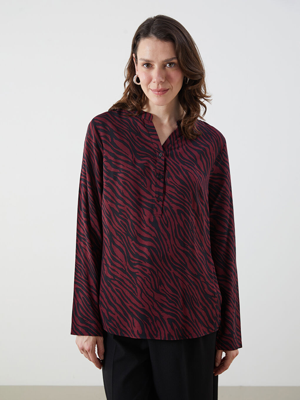 Bordo Kaçık Yaka Desenli Bluz