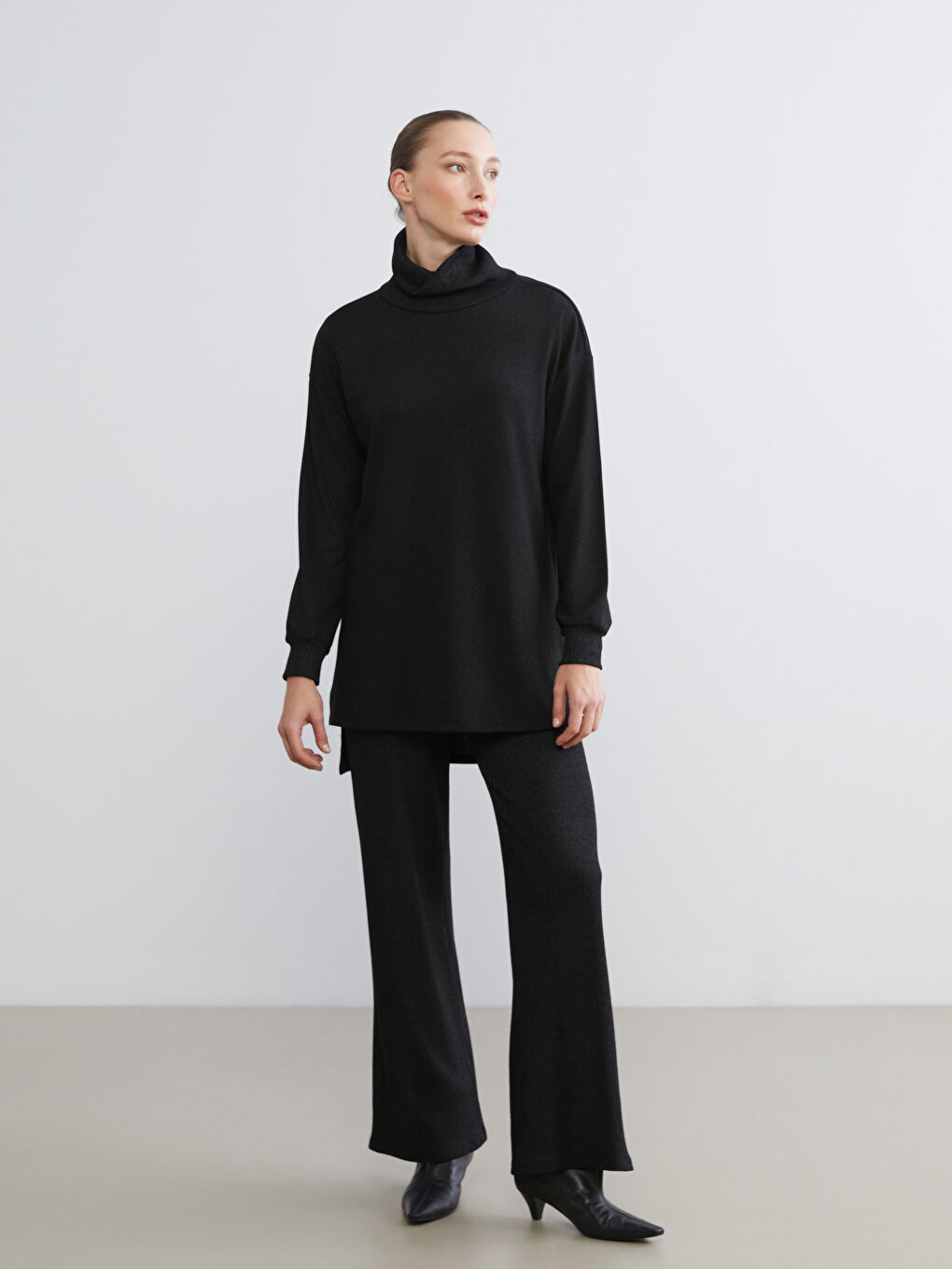 Siyah Beli Lastikli Geniş Paça Kadın Pantolon