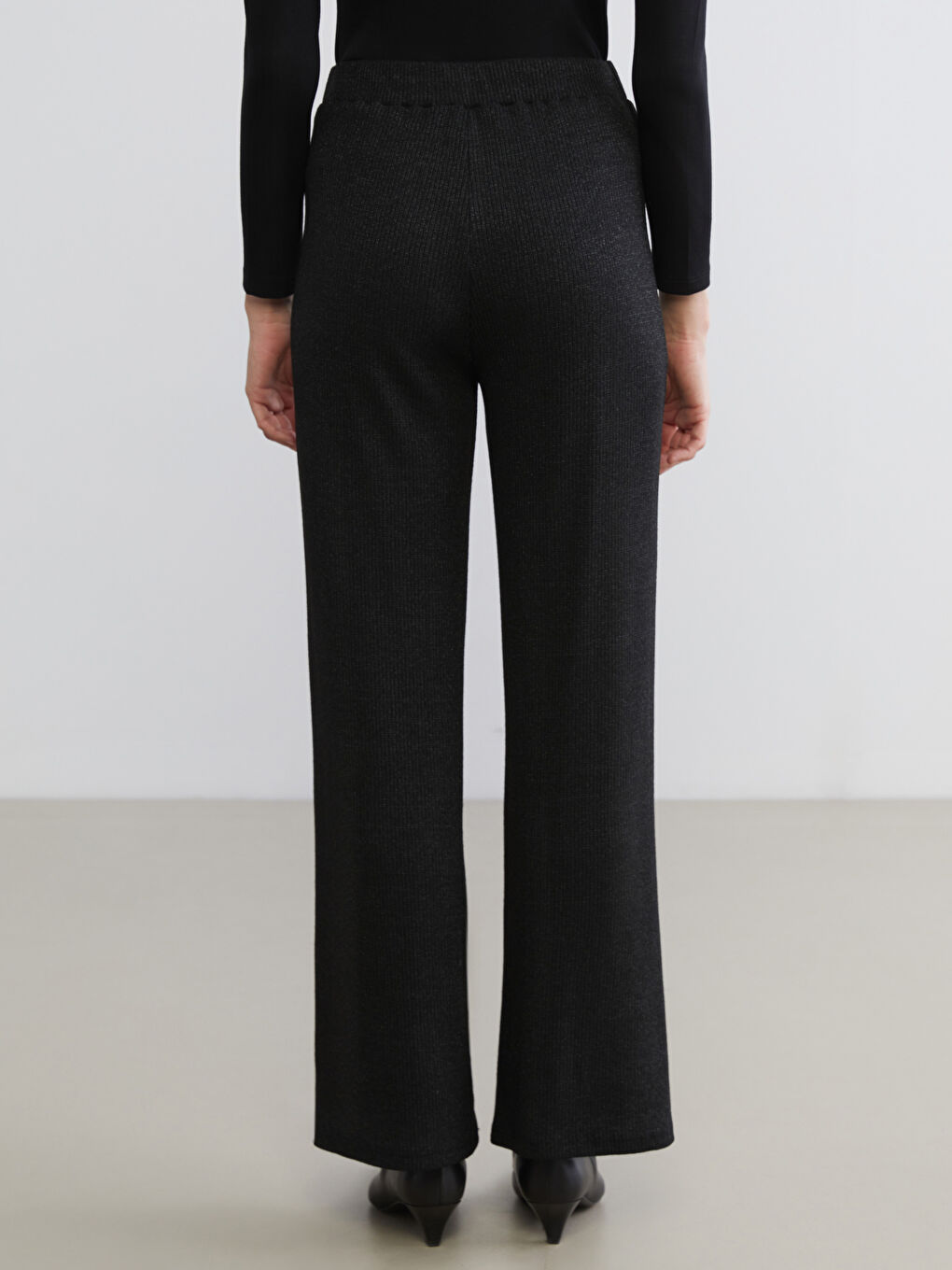 Siyah Beli Lastikli Geniş Paça Kadın Pantolon-4