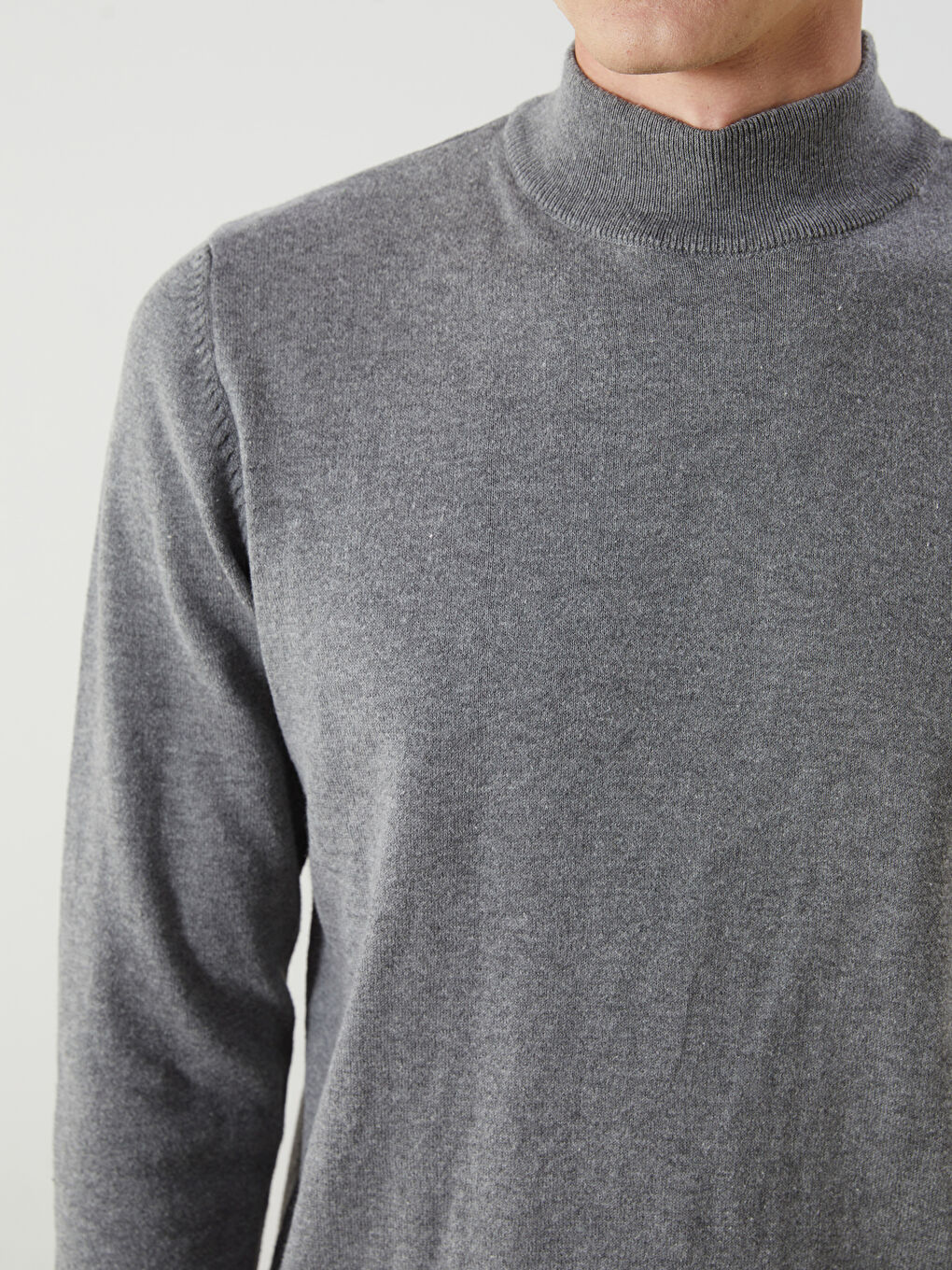 سترة تريكو بياقة هاي نيك / ياقة هاي نيك وهمية للرجال-2