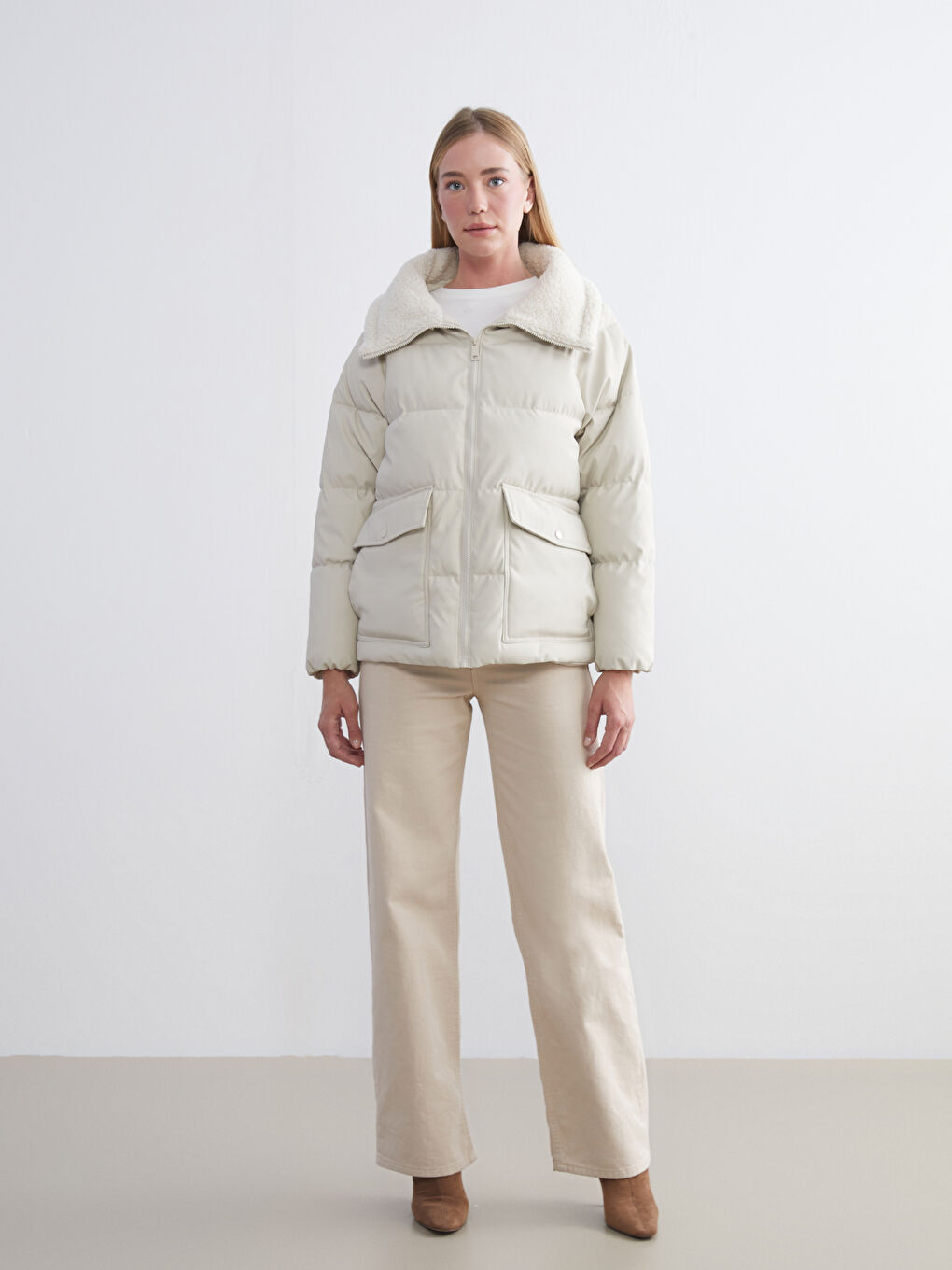 Ekru Kürk Yaka Oversize Kadın Şişme Mont-1