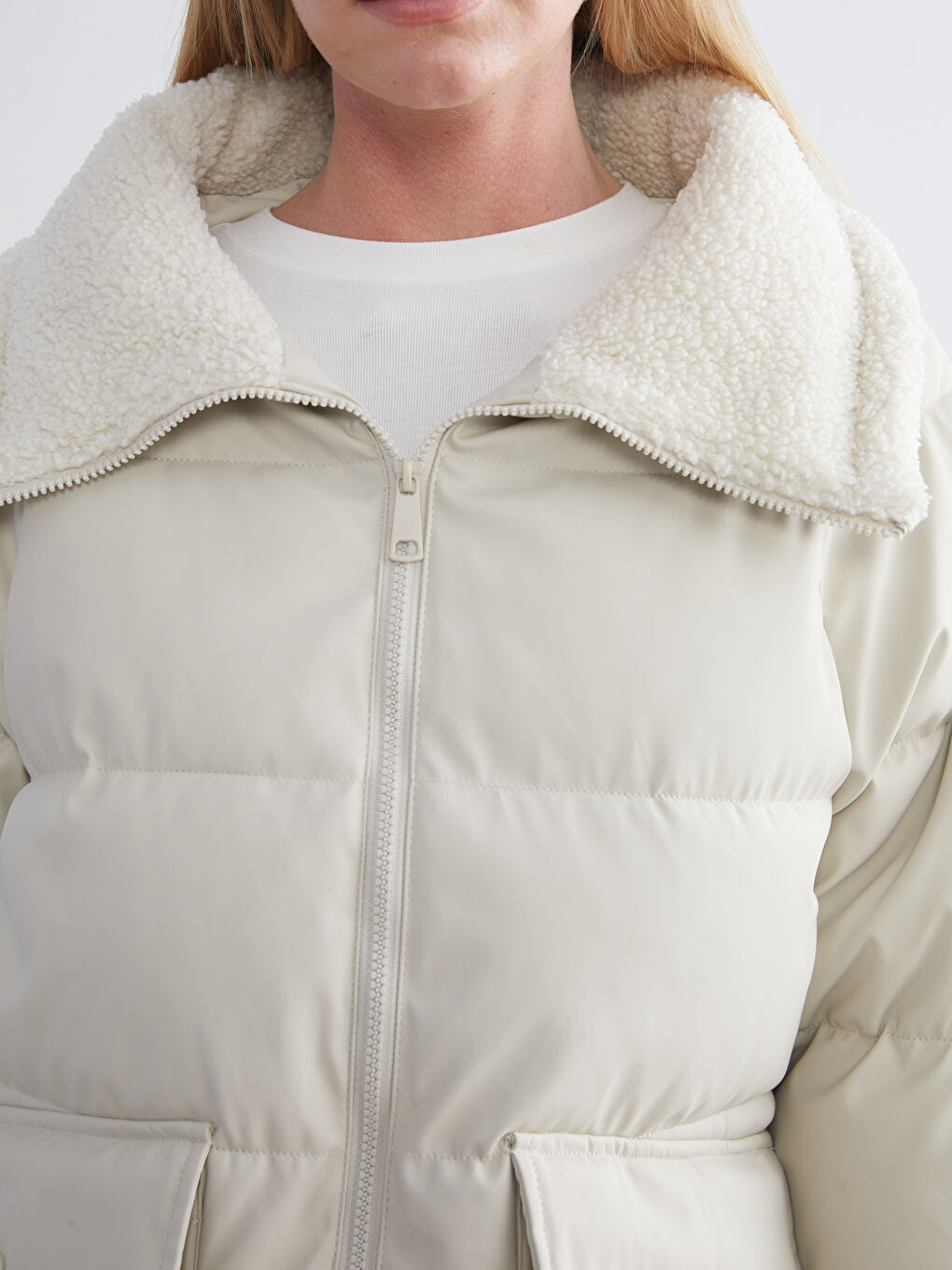 Ekru Kürk Yaka Oversize Kadın Şişme Mont-3