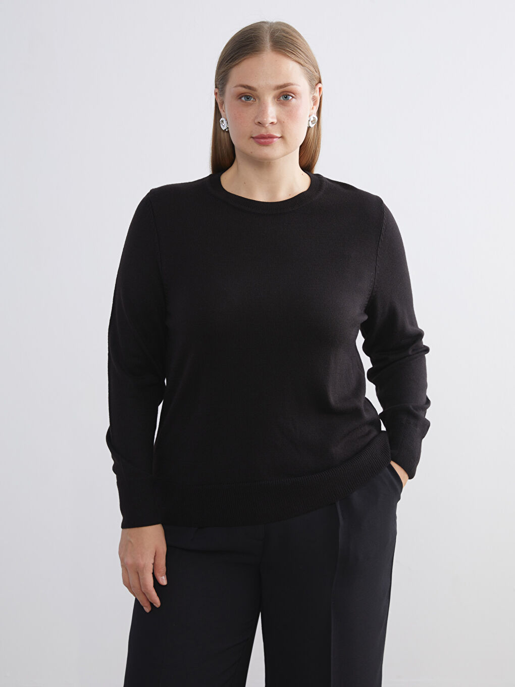 Siyah Bisiklet Yaka Kadın Triko Kazak-1