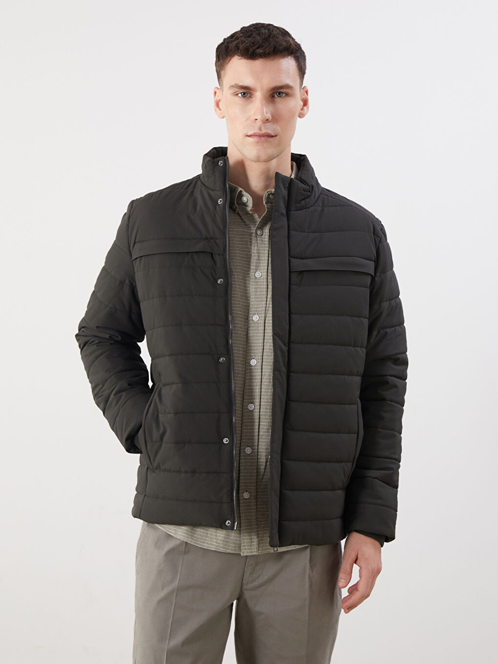 სტანდარტული ჭრა ძაბრისებრი საყელო მამაკაცის დუტის ქურთუკი