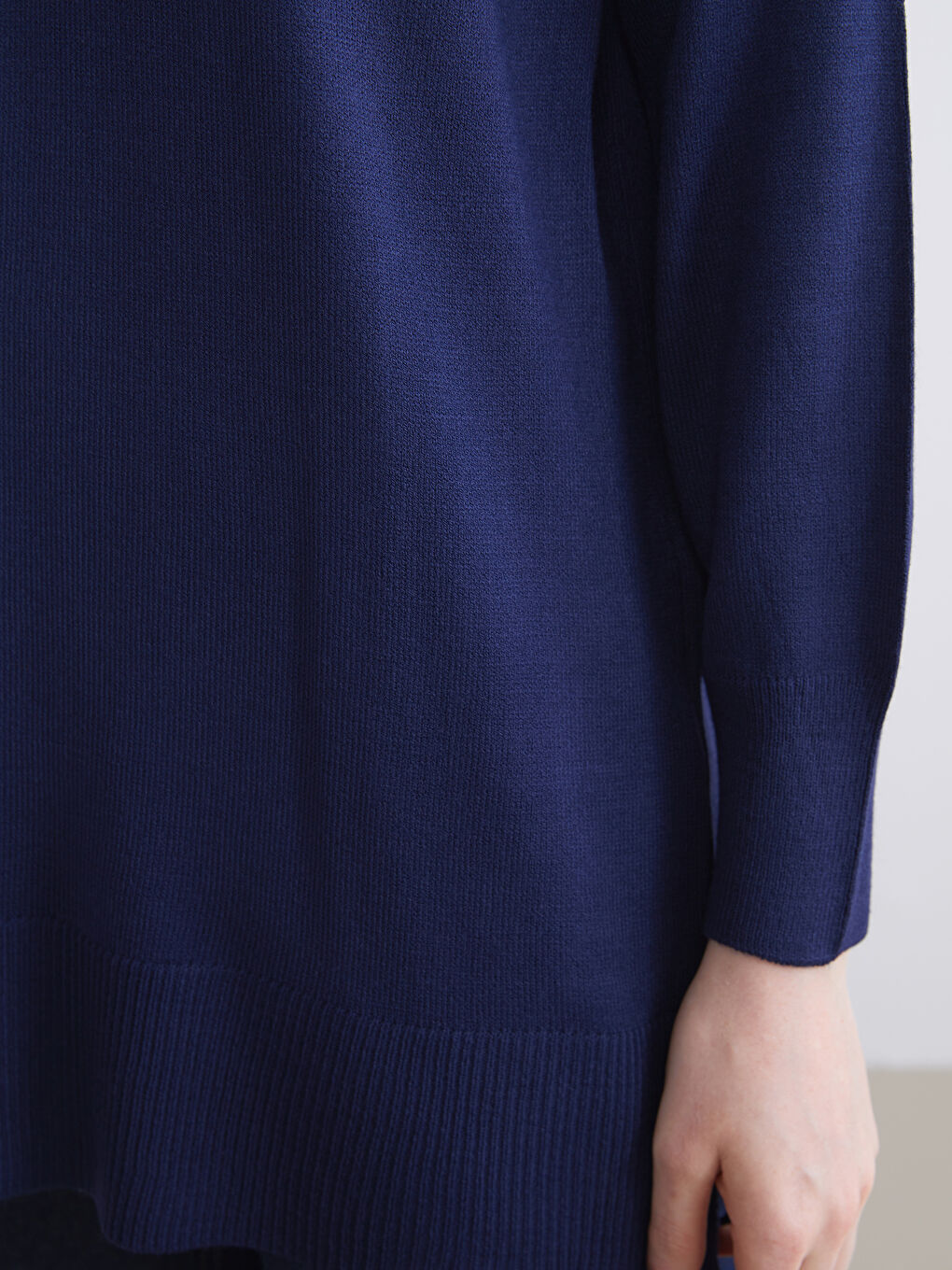 Crew Neck Women's Knitwear Sweater-4