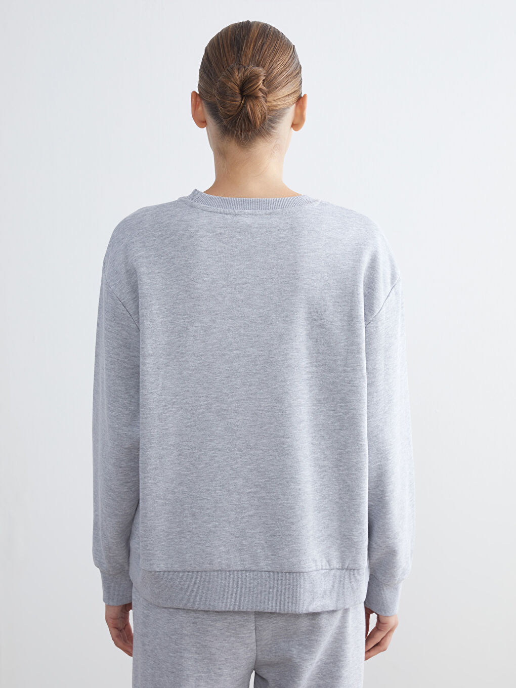 LCWAIKIKI Classic Crew Neck Oversize Women's Thick Sweatshirt -W5DK27Z8-CT3